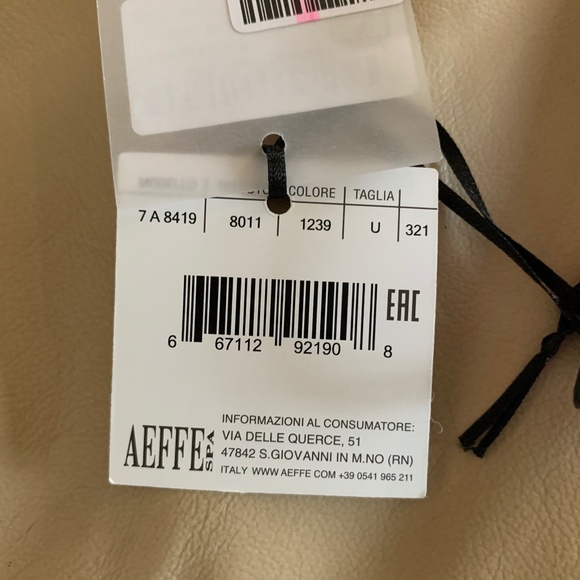 MOSCHINO Logo-Plaque Leather Clutch - Picture 10 of 16